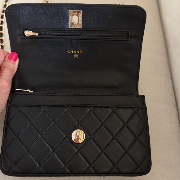 No Name WOC cute leather wallet on a chain with handle 2025 - Picture 11 of 16